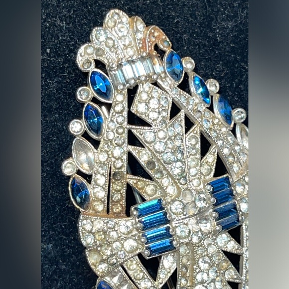 Vintage Art Deco Pavé Brooch 1920s-40s ✨ Blue Baguettes & Clear Rhinestones ✨ - Picture 5 of 12